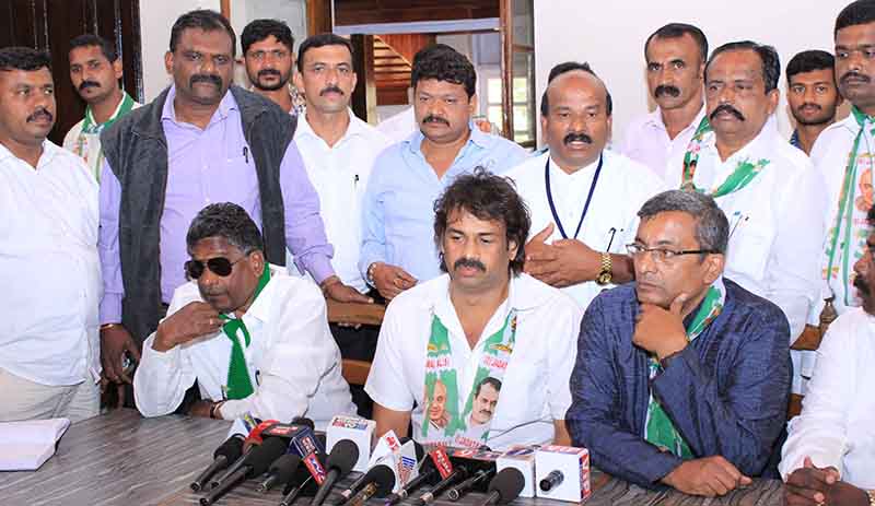 ಕೋಮು ಗಲಭೆಗೆ ಬಿಜೆಪಿ, ಕಾಂಗ್ರೆಸ್ ಕಾರಣ: ಮಧು ಬಂಗಾರಪ್ಪ ಆರೋಪ